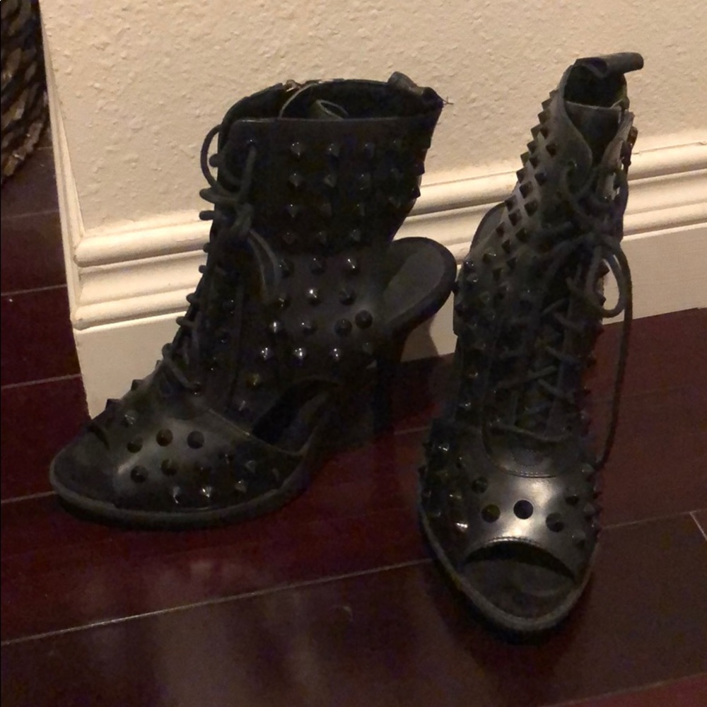 RARE Doc Marten Heels